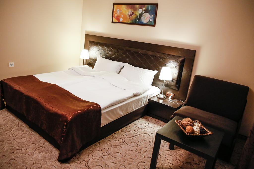 Einstein House & Spa Марчево Стая снимка