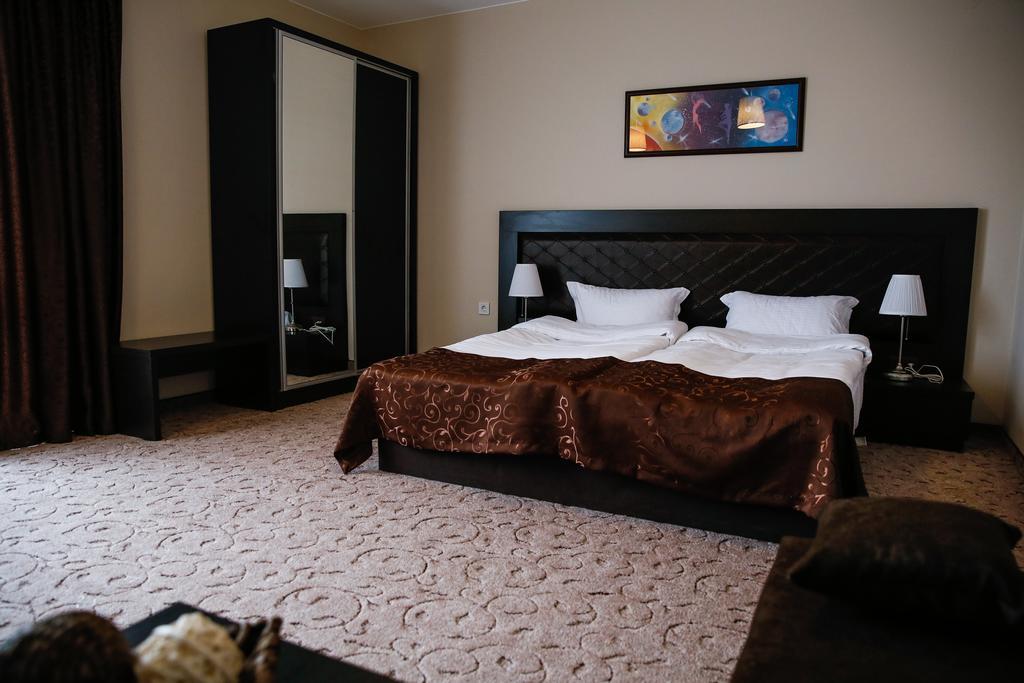 Einstein House & Spa Марчево Стая снимка